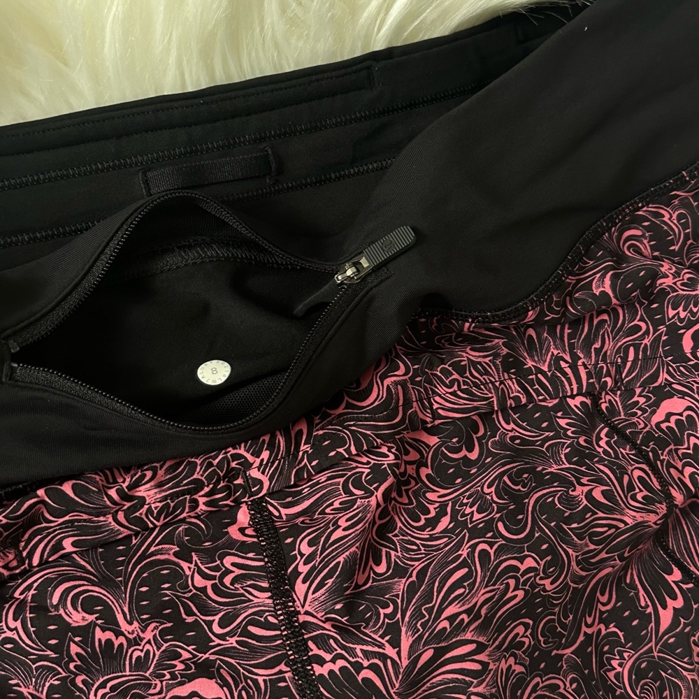! Lululemon Speed Up Short size 8 - Picture 7 of 8